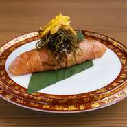 一粒一粒の食感を味わうことができます。北海道で獲れた一等昆布、大分県産のゆずを使用。これらの最高の素材を組み合わせ2週間かけてじっくりと仕上げております。前田屋自慢の一品です（お持ち帰りもございます）