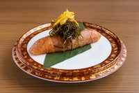 一粒一粒の食感を味わうことができます。北海道で獲れた一等昆布、大分県産のゆずを使用。これらの最高の素材を組み合わせ2週間かけてじっくりと仕上げております。前田屋自慢の一品です（お持ち帰りもございます）