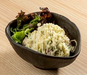 男性のお客様に大変人気あります！昔懐かしポテトサラダ。