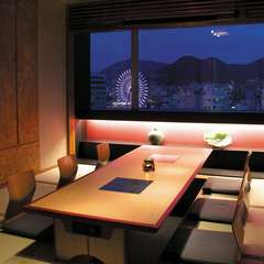 周囲が気にならないゆとりの空間。ゆっくり食事や景色を楽しめる