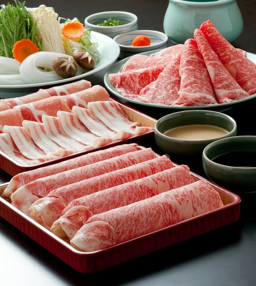 豚も、牛も、心ゆくまで『黒豚・国産牛しゃぶ食べ放題』