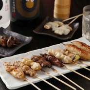 ※表示金額は税込価格です。
※一回のオーダーシートで1人焼き鳥・サイドメニューそれぞれ1種類ずつご注文となります。
※2～80名、来店日の当日21時までにご予約。
※2時間食べ放題＆ソフトドリンク飲み放題（ラストオーダー30分前）となります。
※食べ残しが多い場合別途料金を頂く場合がございます。
※クーポン利用で適用される料金です。必ずクーポン提示条件、利用条件をご確認ください。
