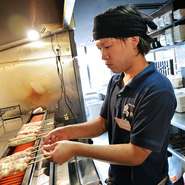 “ご満足いただく”ことをおもてなしの目標にしています。調理・接客どちらも細かいところにも気をかけ、お客さまに納得いただけるように、スタッフ一同取り組んでおります。