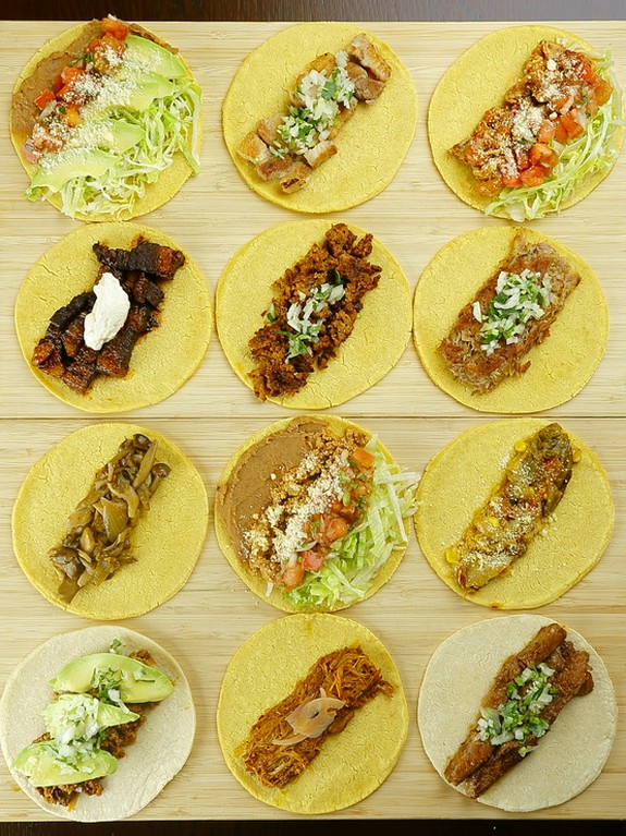 本場メキシコの味！　12種もの多彩な具が集う『タコス マサ』
