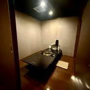 団体様を覗きご予約受付は1ヶ月前からになります。前日迄の要予約。コースは2名様より承ります。仕入れにより内容が異なる場合がございます。他券併用不可。前日・当日キャンセル不可。人数変更は前日までにご連絡ください。
記念日の内容、ご予約の際ご記載ください。
（メッセージ・イラストお受けいたします）