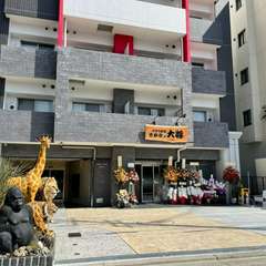 川西市役所すぐの場所に位置する寿司店