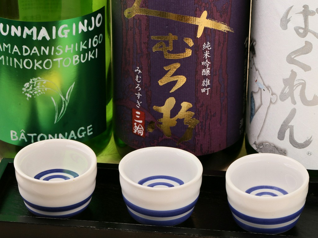 飲み比べて楽しめる『日本酒　味くらべ　3種』