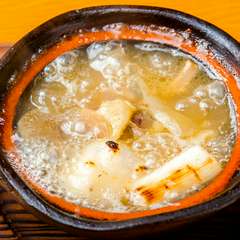 煮込んでいくたびに、すっぽんの美味がスープに染み込む『丸鍋』