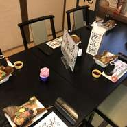 一組ひと組のゲストの利用シーンを想ってつくられる料理。「一辺倒では面白くない」と語る店主によるコース構成は彩り豊かで、遊び心もプラス。特別なシーンにふさわしい季節料理で両家の絆も一層深まりそうです。