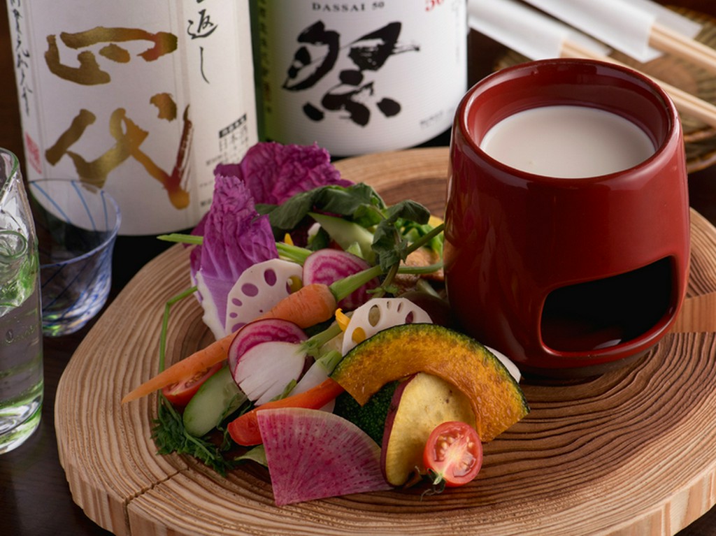 日田市の農家から直接仕入れる、朝採りの「大鶴野菜」で旬を堪能