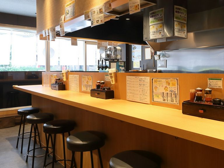 温かみのある雰囲気で、一人でも気軽に利用できるのが嬉しい