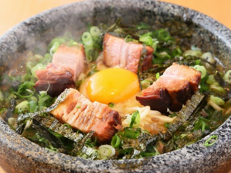 自家製やわトロ煮豚が入った『長居スタミナ（長スタ）』