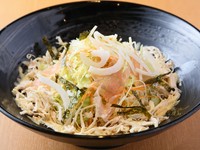 冷たいカレースープ・生ハムとサラダチキンのサラダ・カレーテイストのマヨネーズドレッシング・隠し味にポン酢