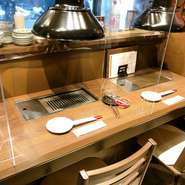 カウンターの気軽さが魅力。自分のスタイルで自由な時間を満喫