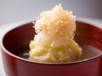 外側はカリッと、中は柔らかい『いちじく揚げ出し』