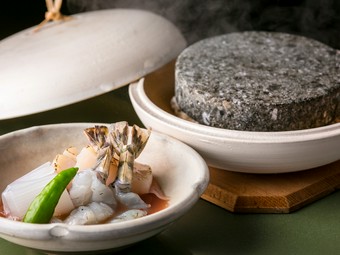 魚介の旨味を堪能できる『海鮮石焼』