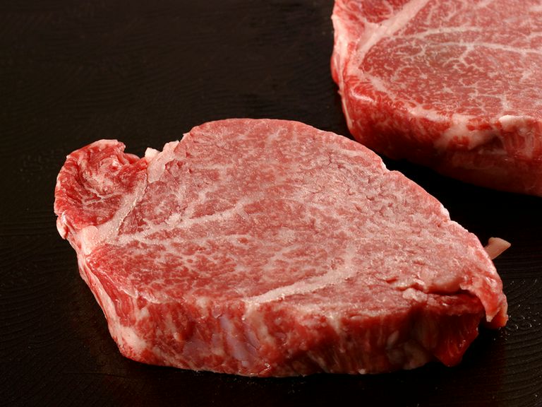 地産地消を大切に経済連から直接仕入れるしまね和牛と県産ポーク