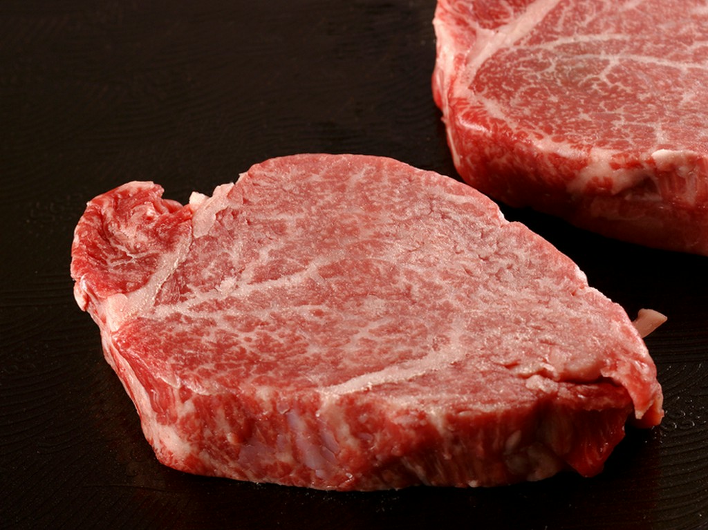 地産地消を大切に経済連から直接仕入れるしまね和牛と県産ポーク