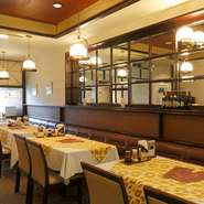 手間暇を惜しまずつくる本格洋食にこだわり、80年以上地域の人たちに愛され続ける洋食店。川めぐりや美術館など観光名所も点在しているので、観光拠点としてもおすすめのスポットです。