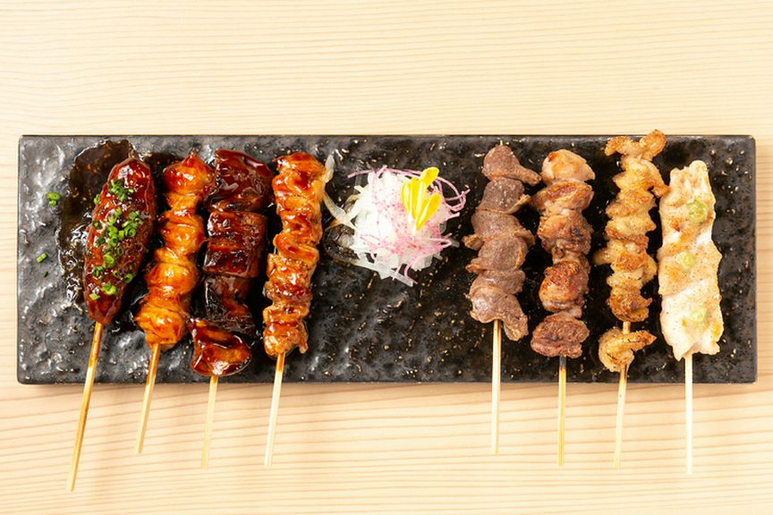 焼鳥の盛り合わせ　八本