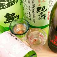 「新酒」「春酒」「冷やおろし」など季節感が楽しめる日本酒を常時10~15種類ラインナップ。いろいろな味が楽しめるよう、全国各地から取り寄せています。店長は利き酒師なので、アドバイスをもらうことも。				