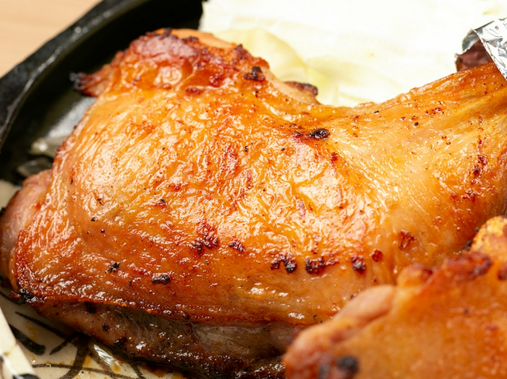 「讃岐姫っ子どり」またはひな鶏が選べる『骨付鳥』	