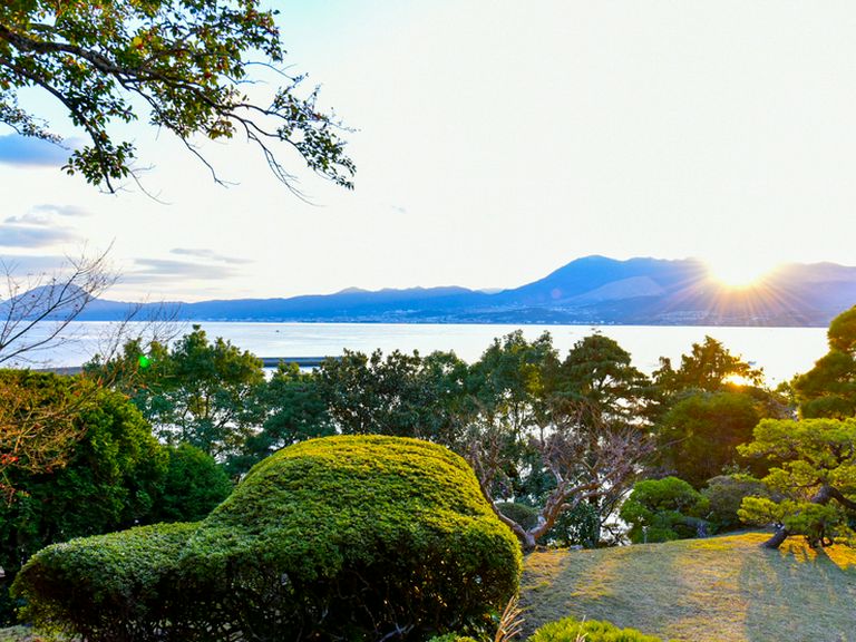 別府湾を一望しながら、ゆったりと過ごす非日常の上質な時間
