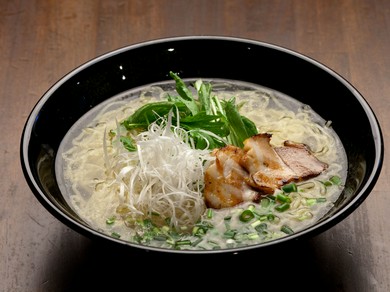 幅広い層から人気の高い、定番中の定番メニュー『塩ラーメン』