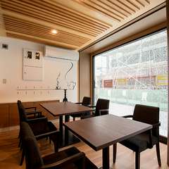 さまざまなシーンにはまる、癒やしとくつろぎのカフェバー