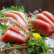 マグロを食べ尽くす。まず最初に味わいたい『まぐろ三種盛り』