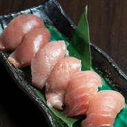 見た目の美しさに心奪われる『まぐろ三昧握り（6貫）』