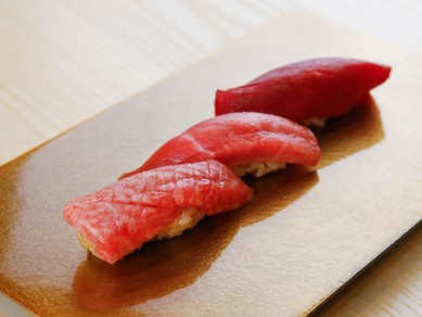 とろけるような大トロから濃厚な赤身まで、それぞれに味や食感が楽しめる『鮪』