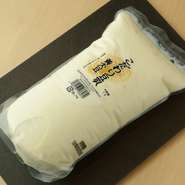 大豆は埼玉県産、豆乳も比企郡都幾川村で絞られたものを使用。地元産の素材を多く使うことも、料理人は求めています。豆腐は店舗で一から手づくりし、つくりたてを提供しています。