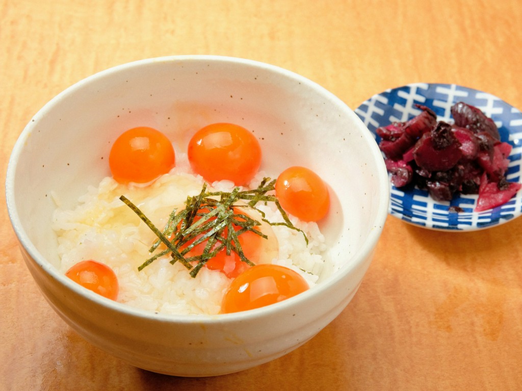 玉ヒモの卵黄を贅沢に使用した、濃厚でクリーミーな『超こだわり卵黄の玉子ご飯』