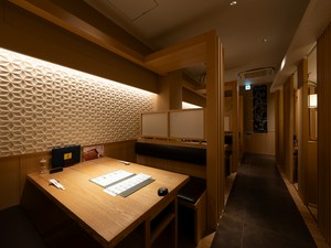 0006116904U1.jpg