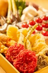 カマンベールチーズ　２切　410円
かき揚げ紅しょうが　２枚　330円
半熟玉子　　　　　　１玉　300円
納豆ちくわ　　　　　２切　410円