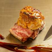 最高級の倉石牛の旨味とフォアグラのまろやかな味がオリジナルソースと絡み合い最高の味を演出