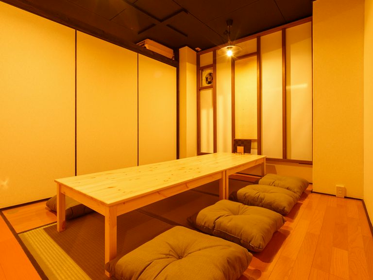 個室も完備。少人数から最大40名までの宴会が可能