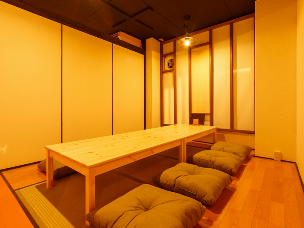 個室も完備。少人数から最大40名までの宴会が可能