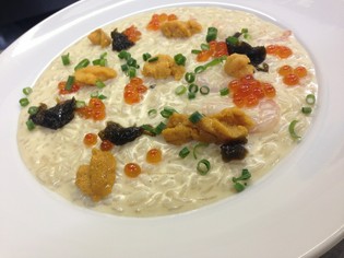 佃煮がアクセントとなり、絶妙なハーモニー『痛風生ウニめし』