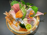 仕入れにより内容はおまかせでご用意します。