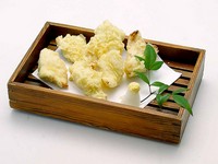 やわらかい川越産若鶏の胸肉をサクッと！