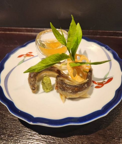 旬な食材満載！先付・温菜・旬菜・炭火焼物・煮物・メインの肉料理・土鍋御飯まで楽しめる全10品のコース