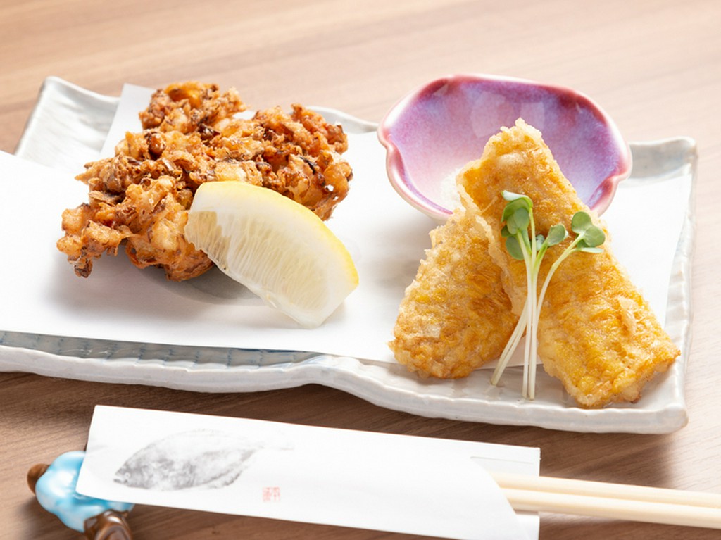 『嶽（だけ）きみの天ぷら』と『イカメンチ』