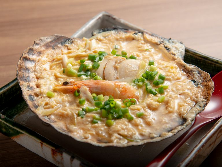 アツアツな香ばしさが食欲を刺激する『青森県産ホタテの貝焼き味噌』