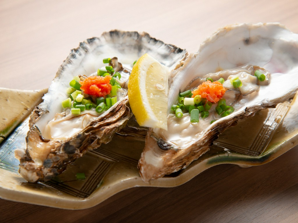 宮城県産のプリプリッとした食感がたまらない『生牡蠣』