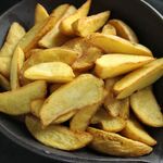 特製の塩ダレに漬け込んだ自慢の唐揚げです。噛む程にじんわりと旨味が味わえます。
