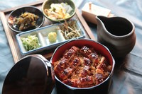 1杯目はそのまま、2杯目は薬味を合わせて、3杯目はお出汁で。最後まで味の変化を楽しんで頂けます。