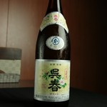 呉春は呉服の里に現存する最期の池田酒醸造元です。「呉春は池田の酒のこと。呉は池田の古い雅稱「呉服（くれは）の里」に由来し池田のこと。呑み飽きしない五味調和のとれたスッキリタイプの味わいです