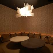 クッション席は予約必須の一番人気のお席です